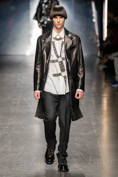 Look 1